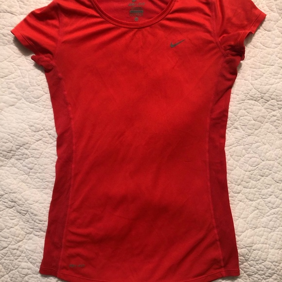 Nike Dri fit cap sleep top - Picture 2 of 6